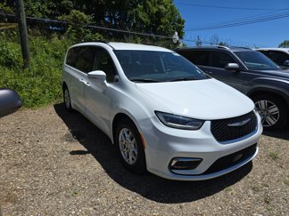 Used 2022 Chrysler Pacifica Touring-L image 1