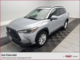 Used 2023 Toyota Corolla Cross LE w/ Moonroof Package image 1