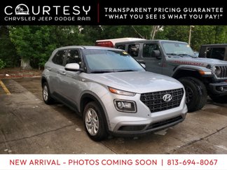 Used 2021 Hyundai Venue SE image 1