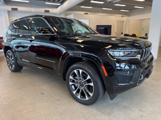 Used 2022 Jeep Grand Cherokee Overland image 1