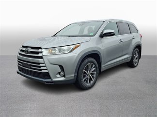 Used 2017 Toyota Highlander XLE image 1