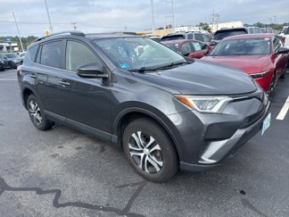 Used 2018 Toyota RAV4 LE image 1