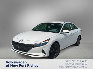Used 2023 Hyundai Elantra SEL image 1