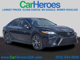 Used 2020 Toyota Camry SE image 1