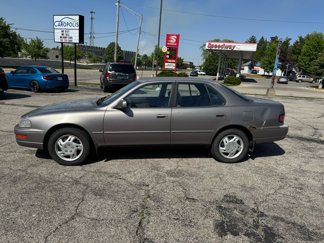 Used 1993 Toyota Camry LE image 1