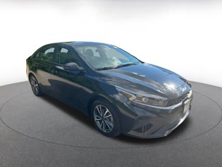 Used 2023 Kia Forte LXS image 1