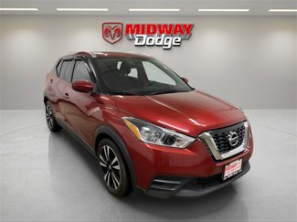 Used 2019 Nissan Kicks SV image 1