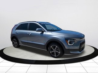 Used 2024 Kia Niro EX video 1