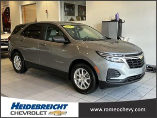 Used 2023 Chevrolet Equinox LS w/ LS Convenience Package image 1