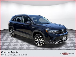 Used 2024 Volkswagen Taos SE image 1