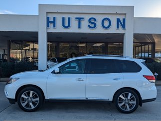 Used 2015 Nissan Pathfinder Platinum w/ Family Entertainment Package image 1