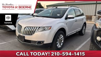 Used 2013 Lincoln MKX FWD image 1