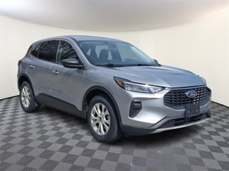 Used 2023 Ford Escape Active image 1