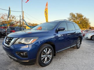 Used 2018 Nissan Pathfinder SV image 1