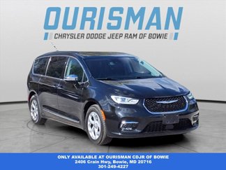 Used 2023 Chrysler Pacifica Limited image 1