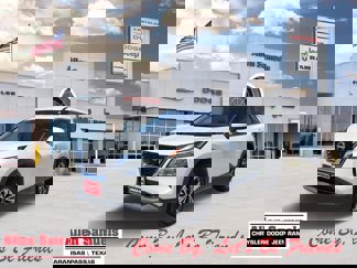 Used 2023 Nissan Rogue SV image 1