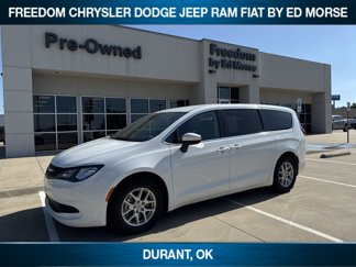 Used 2023 Chrysler Voyager LX image 1