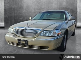 Used 2008 Lincoln Town Car Signature Limited image 1
