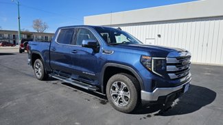 Used 2023 GMC Sierra 1500 SLE image 1