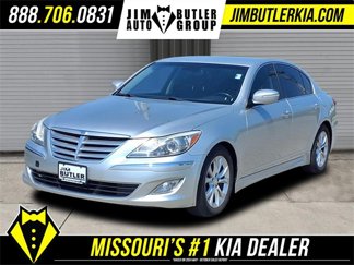 Used 2013 Hyundai Genesis 3.8 image 1