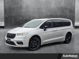 New 2025 Chrysler Pacifica Limited image 1
