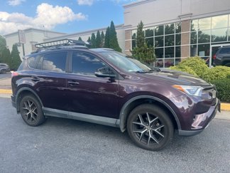 Used 2018 Toyota RAV4 SE image 1