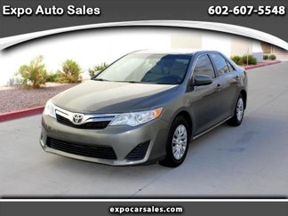 Used 2014 Toyota Camry LE image 1