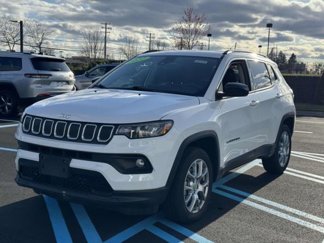 Used 2022 Jeep Compass Latitude image 1