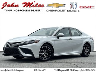 Used 2023 Toyota Camry SE image 1