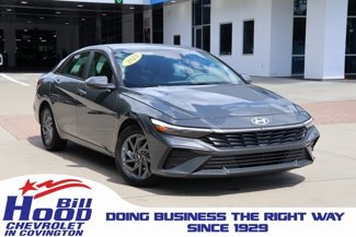 Used 2024 Hyundai Elantra SEL image 1