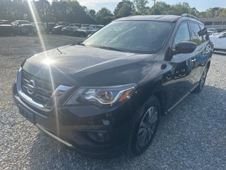 Used 2019 Nissan Pathfinder SV image 1