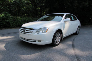 Used 2005 Toyota Avalon XLS image 1
