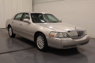 Used 2005 Lincoln Town Car Signature video 2