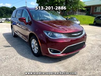 Used 2017 Chrysler Pacifica Touring-L image 1