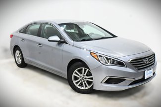 Used 2017 Hyundai Sonata SE image 1