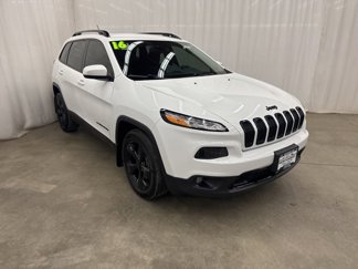 Used 2016 Jeep Cherokee Latitude w/ Cold Weather Group image 1