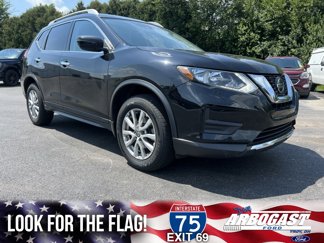 Used 2020 Nissan Rogue SV image 1