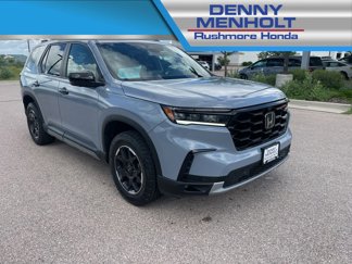Certified 2025 Honda Pilot TrailSport image 1