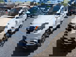 Used 2022 Buick Encore Preferred image 1