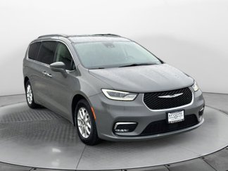 Used 2022 Chrysler Pacifica Touring-L image 1