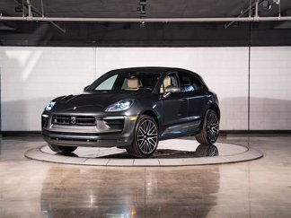 Used 2025 Porsche Macan Turbo image 1