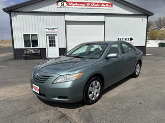 Used 2009 Toyota Camry LE image 1