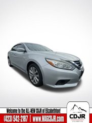 Used 2018 Nissan Altima 2.5 SV image 1