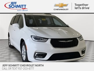 Used 2022 Chrysler Pacifica Touring-L image 1