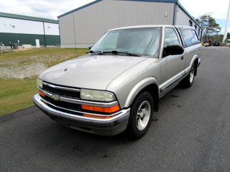 Used 1999 Chevrolet S10 Pickup LS w/ Preferred Equipment Group image 1