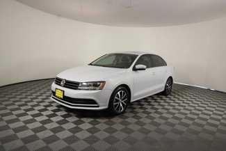 Used 2017 Volkswagen Jetta SE image 1
