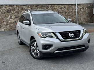 Used 2019 Nissan Pathfinder S image 1
