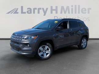 Used 2022 Jeep Compass Latitude image 1