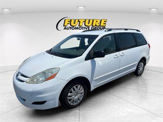 Used 2009 Toyota Sienna LE image 1