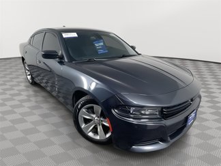 Used 2016 Dodge Charger SXT image 1